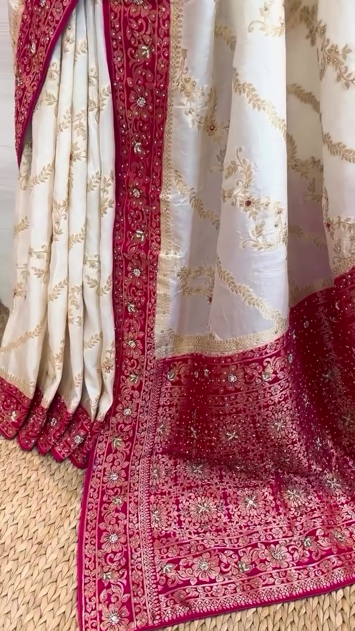 White & Pink Handloom Mercerised Cotton Bengal Saree – A Graceful Symbol of Elegance - Image 3