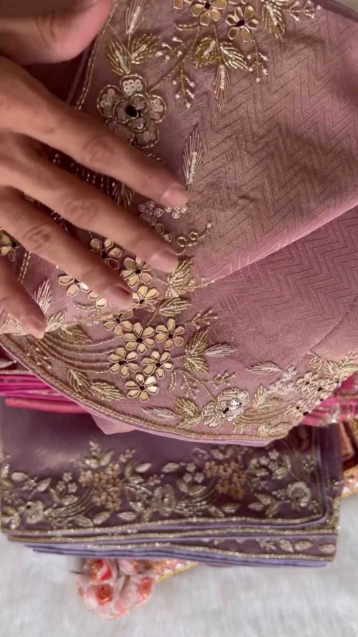 Elegant Zariwork Semi Crepe Unstitched Saree – A Perfect Blend of Tradition and Modernity - Image 4