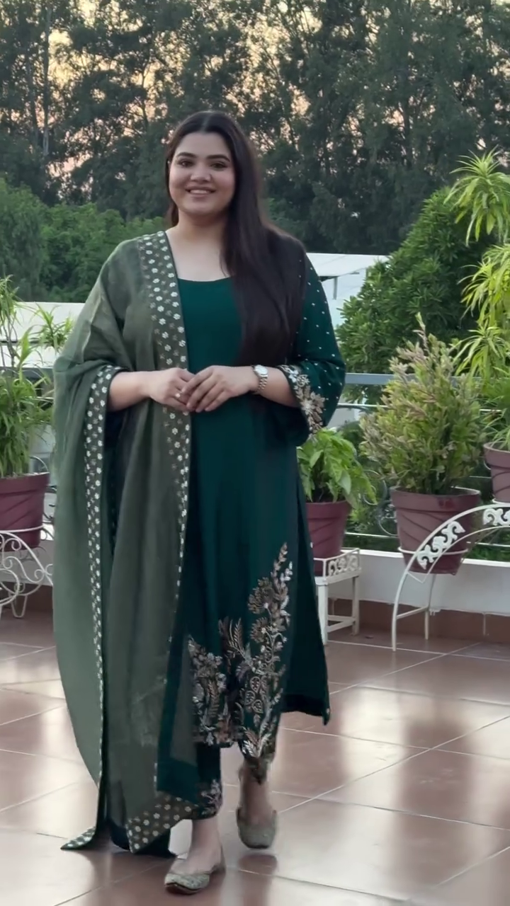 Exquisite Hand Embroidery Punjabi Suit – A Traditional Masterpiece for Every Special Occasion