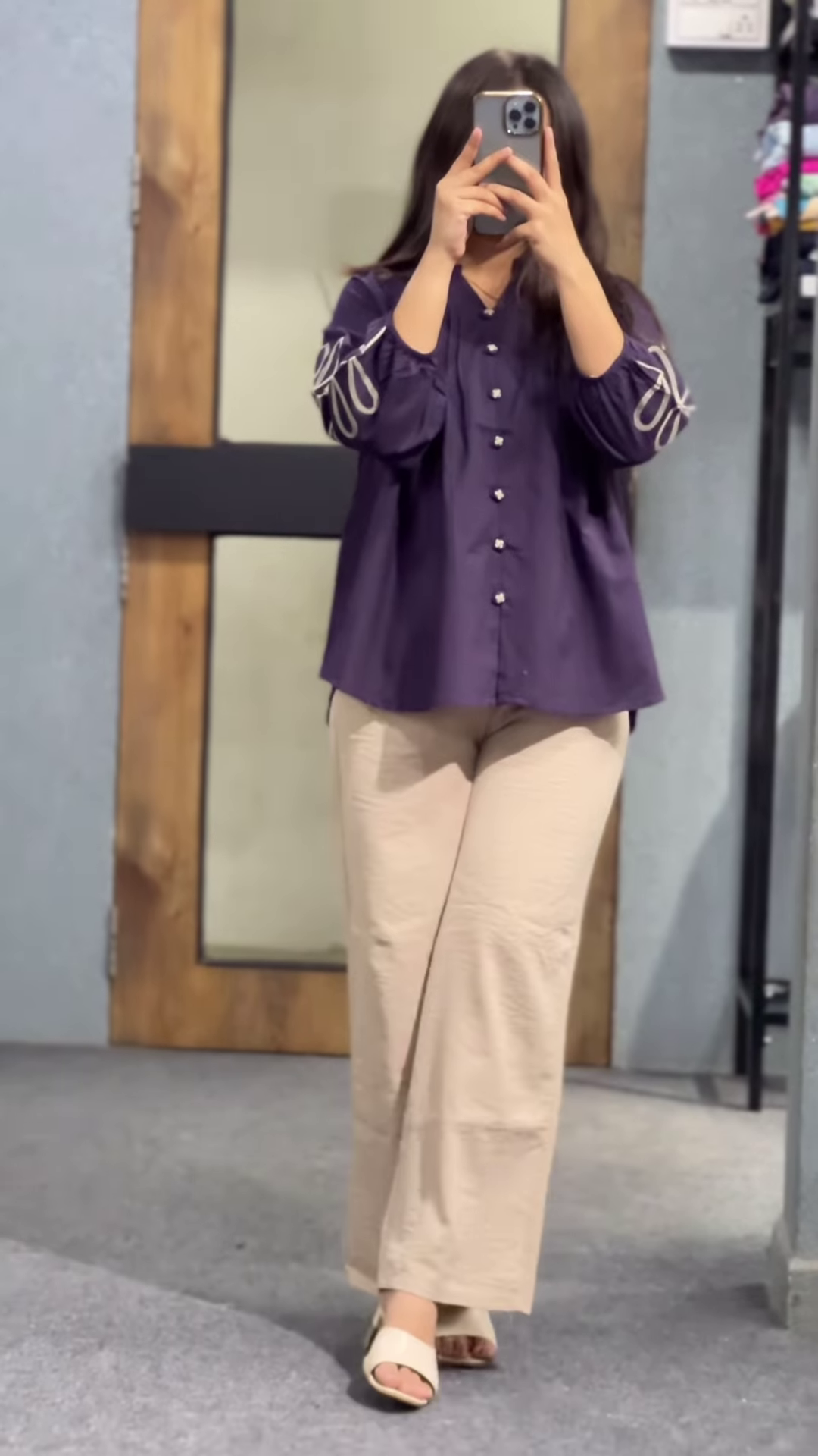 Chic Solid Pintuck Flared Cotton Top with Pearl Button Detailing & Stylish Cut Sleeves