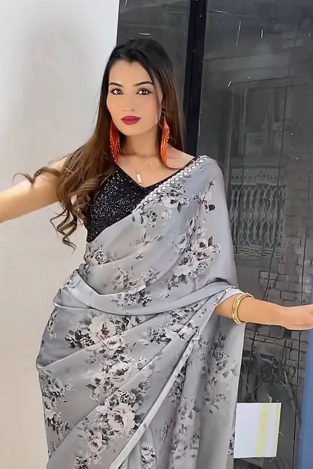 Excellent Grey Colour Faux Georgette with Digital Print Party Wear Saree – Effortless Elegance & Contemporary Glam - Image 2