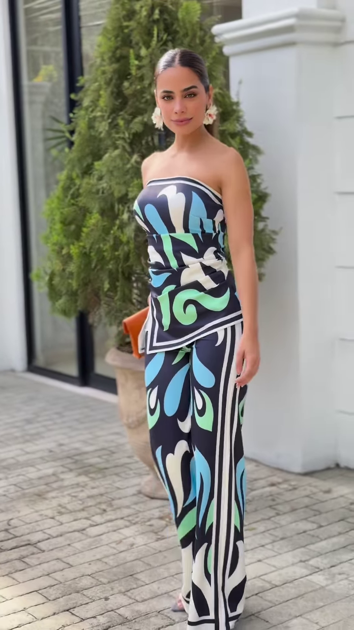 π¨ Swirl Theory β Where Art Meets Attire - Image 2