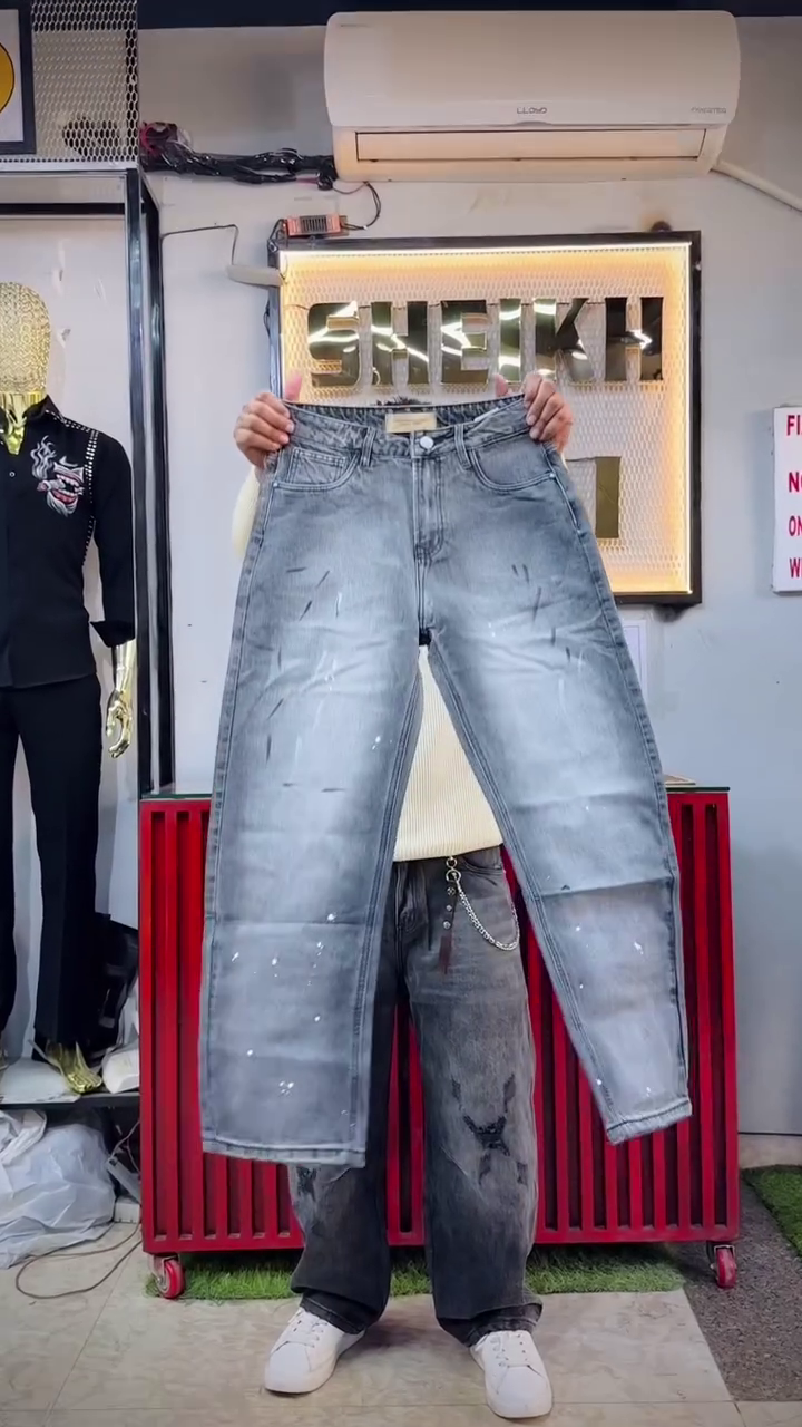 π₯ Urban Streetwear Cargo Jeans β Relaxed Fit with Chain Detail ππ - Image 2