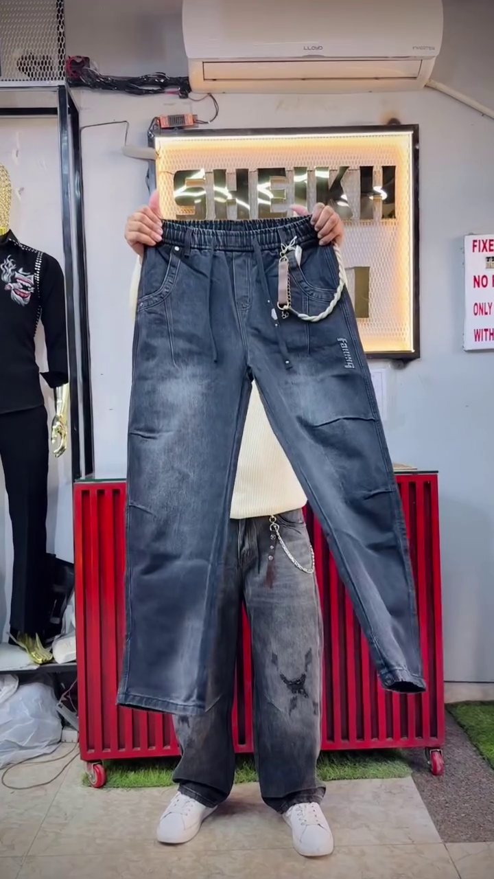 π₯ Urban Streetwear Cargo Jeans β Relaxed Fit with Chain Detail ππ