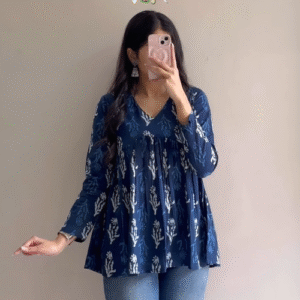 💙 Midnight Bloom Flowy Printed Top – Effortless Everyday Elegance 💙