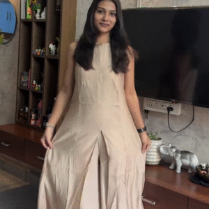 🌸 Modern Grace: Women’s Regular Fusion Kurta with Palazzos ✨