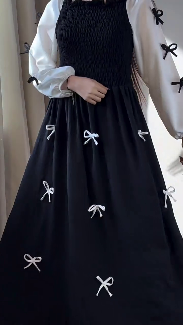 Elegant Flair: Western-Style Maxi Dress with Shirred Bodice and Bow Details - Image 3