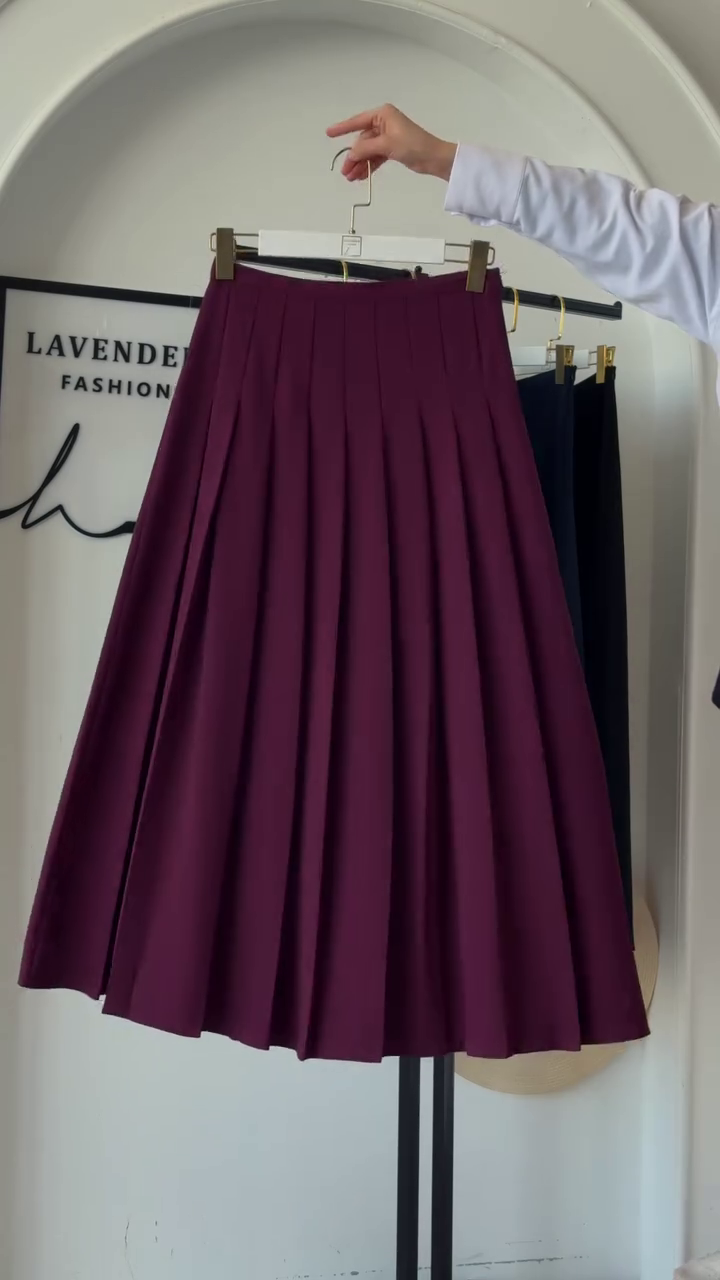 ✨ Timeless Grace: Styling the High-Waisted Pleated Midi Skirt - Image 2