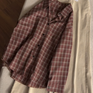 🤎 Effortless Smart-Casual: Brown Plaid Flannel Shirt with Beige Wide-Leg Trousers